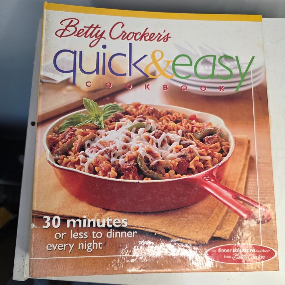 Betty Crocker's Quick & Easy Cookbook Three Ring Binder